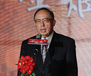 傑管會榮譽理事長 紀俊臣教授